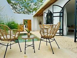 Las Guapas Villa