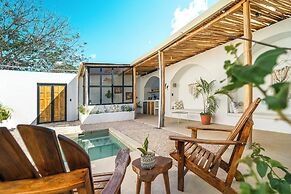 Las Guapas Villa