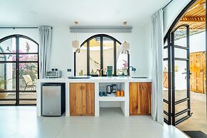 Las Guapas Villa