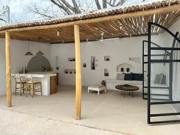 Las Guapas Villa