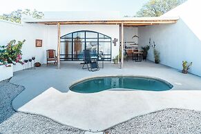 Las Guapas Villa