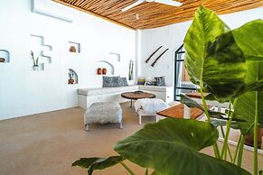 Las Guapas Villa