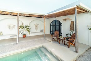 Las Guapas Villa