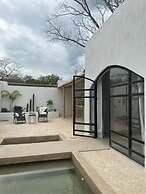 Las Guapas Villa