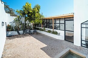 Las Guapas Villa