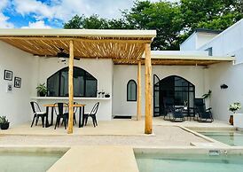 Las Guapas Villa