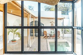 Las Guapas Villa