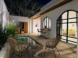 Las Guapas Villa