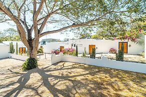 Las Guapas Villa