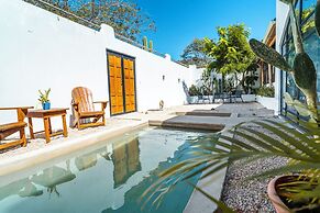 Las Guapas Villa