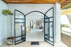 Las Guapas Villa
