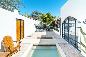 Las Guapas Villa