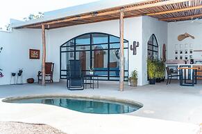 Las Guapas Villa
