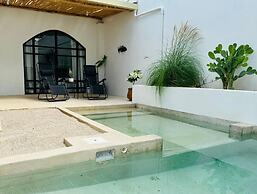 Las Guapas Villa