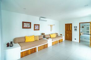 Las Guapas Villa
