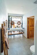 Las Guapas Villa