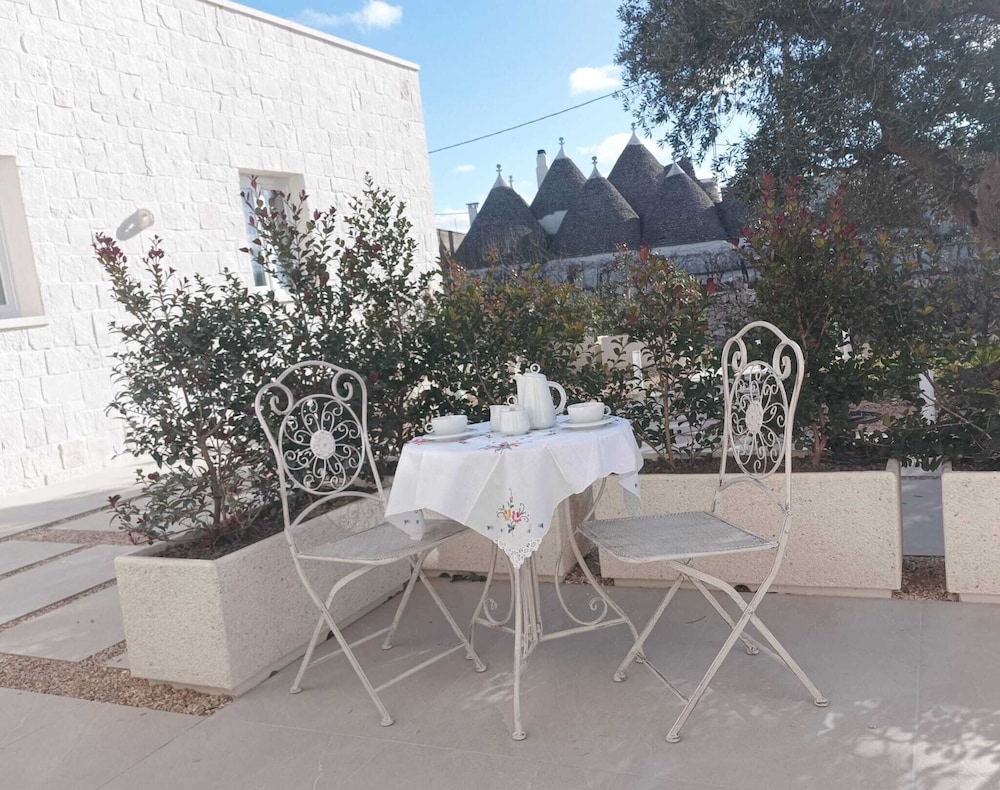 Apulian Charme Trulli & Cottage