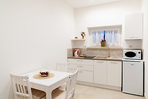 Apulian Charme Trulli & Cottage
