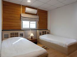 THE GOOSE HOUSE UBON