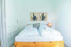 Cozy Central Room for Long Stays