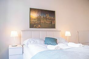 Cozy Central Room for Long Stays