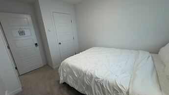 3BR Family House in NE Edmonton