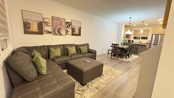 3BR Family House in NE Edmonton