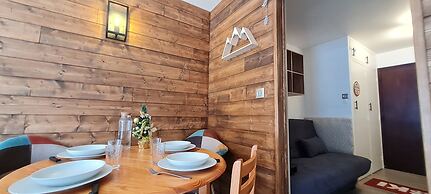 Mountain Home, Balcony & Ski Access