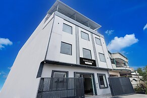 Super Townhouse by OYO GT Road