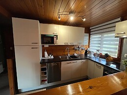 Cozy Chalet for 6 People