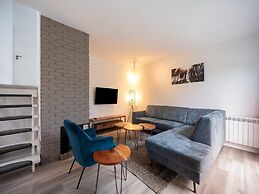 Spacious Holiday Home in Hambachtal Resort