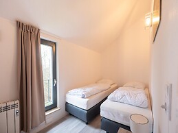 Spacious Holiday Home in Hambachtal Resort