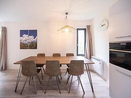 Spacious Holiday Home in Hambachtal Resort
