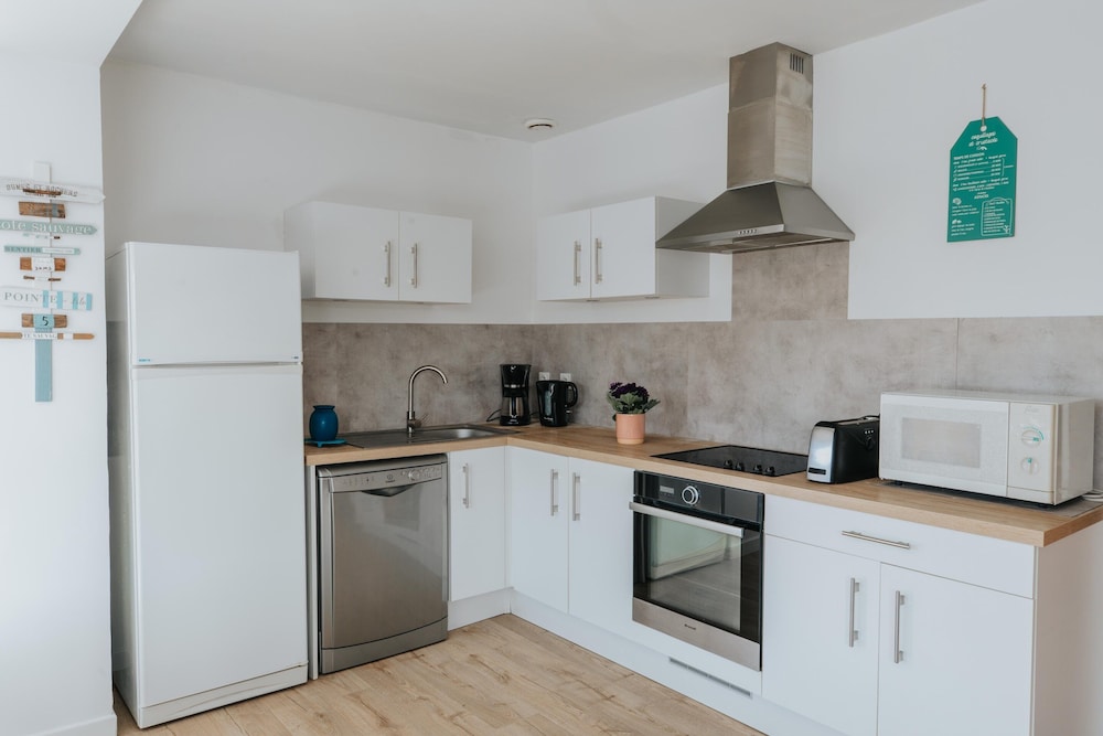 Charming Holiday Home in Porspoder