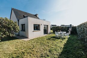 Charming Holiday Home in Porspoder