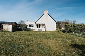 Charming Holiday Home in Porspoder