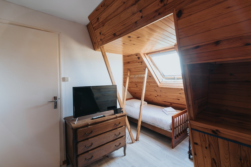 Charming Holiday Home in Porspoder