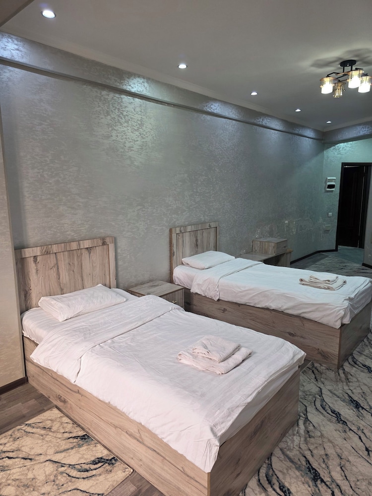 Sarvat Hotel