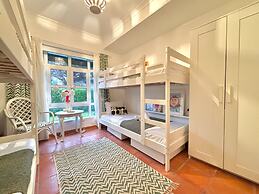 Vilamoura Amazing Villa by Homing