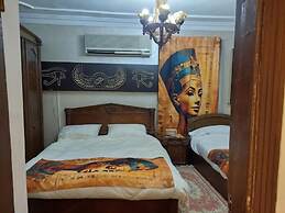 Happy Pharonic House INN