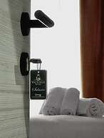 VICTORIA SUITES