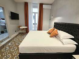 VICTORIA SUITES