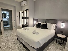 VICTORIA SUITES