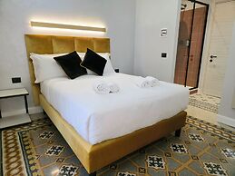 VICTORIA SUITES