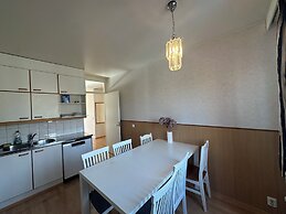 Spacious 2 Bedroom 75 sqm Kannelmäki