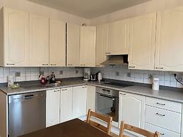 Lovely 2-br 77m2 Apart Pasila-train Station