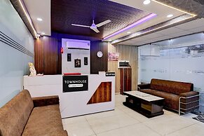 Super Townhouse Noida Sector 70
