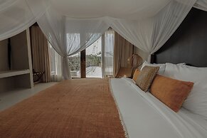 YŪN Uluwatu