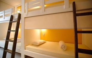 LANAIHOTEL & DORMITORY