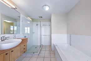 Summit Apartments Airlie Beach